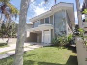 Casa com 6 dormitórios à venda, 300 m² por R$...