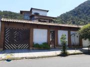 Casa com 6 dormitórios à venda, 327 m² por R$...