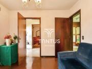 Casa com 6 dormitórios à venda, 372 m² por R$...