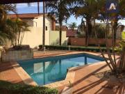 Casa com 6 dormitórios à venda, 399 m² por R$...