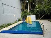 Casa com 6 dormitórios à venda, 400 m² por R$...