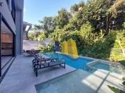 Casa com 6 dormitórios à venda, 420 m² por R$...