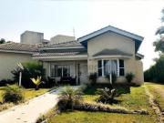 Casa com 6 dormitórios à venda, 430 m² por R$...