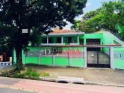 Casa com 6 dormitórios à venda, 449 m² por R$...