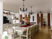 Casa com 8 dormitórios à venda, 450 m² por R$...