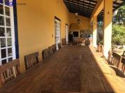 Casa com 6 dormitórios à venda, 475 m² por R$...