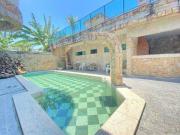 Casa com 6 dormitórios à venda, 500 m² por R$...