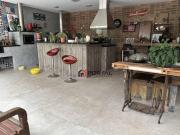 Casa com 6 dormitórios à venda, 500 m² por R$...