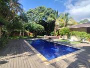 Casa com 6 dormitórios à venda, 532 m² por R$...