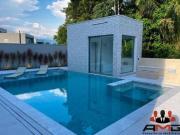 Casa com 6 dormitórios à venda, 550 m² por R$...