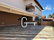 Casa com 6 dormitórios à venda, 573 m² por R$...