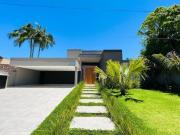 Casa com 6 dormitórios à venda, 600 m² por R$...