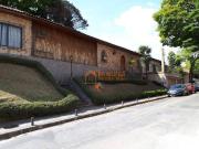 Casa com 6 dormitórios à venda, 600 m² por R$...