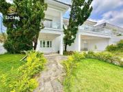 Casa com 6 dormitórios à venda, 600 m² por R$...