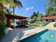 Casa com 6 dormitórios à venda, 619 m² por R$...