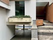 Casa com 6 dormitórios à venda, 670 m² por R$...