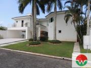 Casa com 6 dormitórios à venda, 680 m² por R$...
