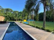 Casa com 6 dormitórios à venda, 685 m² por R$...