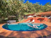 Casa com 6 dormitórios à venda, 700 m² por R$...