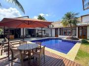 Casa com 6 dormitórios à venda, 718 m² por R$...