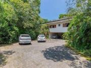 Casa com 6 dormitórios à venda, 721 m² por R$...