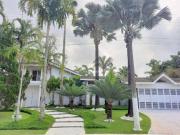 Casa com 6 dormitórios à venda, 735 m² por R$...