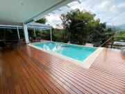 Casa com 6 dormitórios à venda, 795 m² por R$...