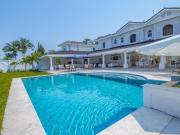 Casa com 6 dormitórios à venda, 800 m² por R$...