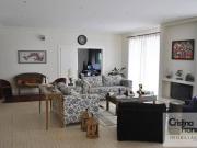 Casa com 6 dormitórios à venda, 850 m² por R$...