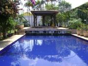 Casa com 6 dormitórios à venda, 900 m² por R$...