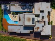 Casa com 6 dormitórios à venda, 960 m² por R$...