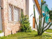 Casa com 6 dormitórios em Porto Alegre