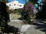 Casa com 6 dormitórios sendo 5 suítes em condomínio...