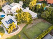 Casa com 6 quartos à venda, 648 m² por R$ 5.800.000...