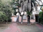 Casa com 6 Quartos e 3 banheiros à Venda, 201 m² por R$...