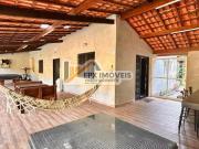 Casa com 6 quartos e piscina em Peruíbe