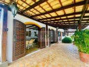 Casa com 7 dormitórios à venda, 400 m² por R$...