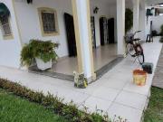 Casa com 7 dormitórios à venda, 400 m² por R$...