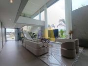 Casa com 7 dormitórios à venda, 618 m² por R$...