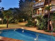 Casa com 7 dormitórios à venda, 628 m² por R$...