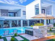 Casa com 7 dormitórios à venda, 848 m² por R$...
