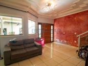 Casa com 7 Quartos, 3 Suítes e Área de Lazer na QNA 44...