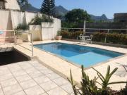 Casa com 7 Quartos e 6 banheiros à Venda, 400 m² por R$...