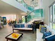 Casa com 7 Quartos e 8 banheiros à Venda, 470 m² por R$...