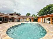 Casa com 7 Quartos sendo 6 suítes à venda, 1452 m² por...