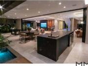 Casa com 7 suítes à venda, 739 m² por R$ 22.900.000...