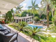 Casa com 8 dormitórios 4 Suítes à venda, 750 m² por R$...