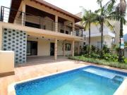 Casa com 8 dorms, Condomínio Lagoinha, Ubatuba R$ 3.6...