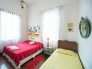 Casa com 8 quartos à venda, 216 m² por R$ 1.700.000...