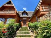 Casa com 900m² localizada no Bairro Campestre em Santo...